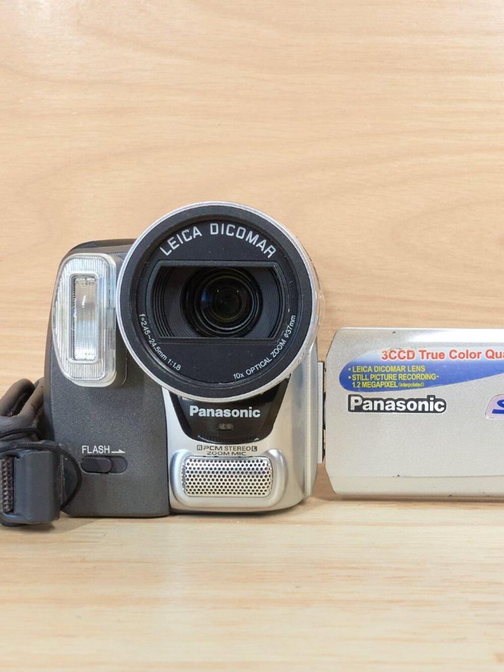 Panasonic PV-GS70D MiniDV Camcorder 3CCD Leica Dicomar Made in Japan